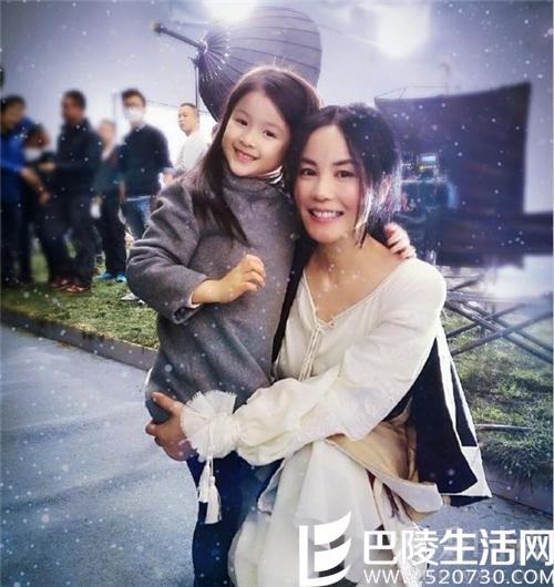 徐婧荧王菲合影