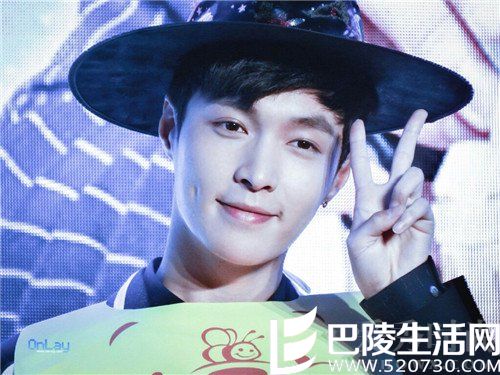 张艺兴萌萌哒 张艺兴萌萌哒