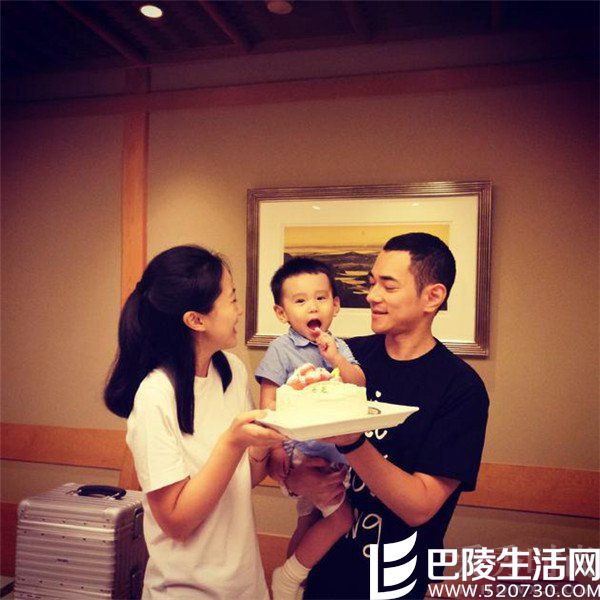 支持人李晨一家