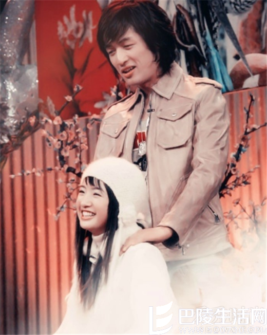 胡歌林依晨甜蜜照