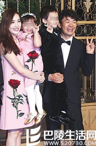 王宝强马蓉一家四口 王宝强马蓉一家四口