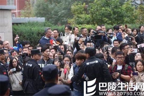 王宝强被记者采访 王宝强被记者采访