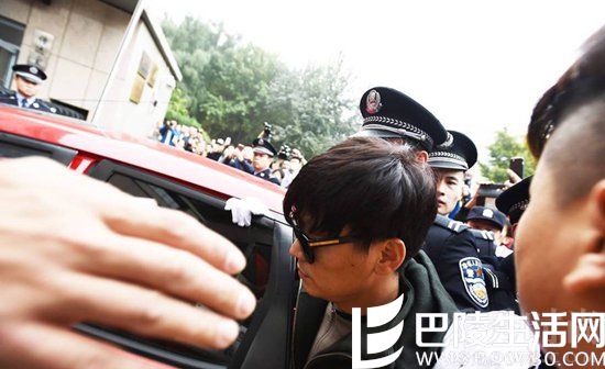 王宝强出席离婚案庭审 王宝强出席离婚案庭审