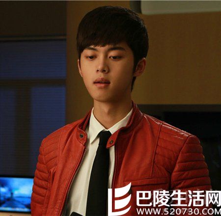 谢彬彬红衣帅气