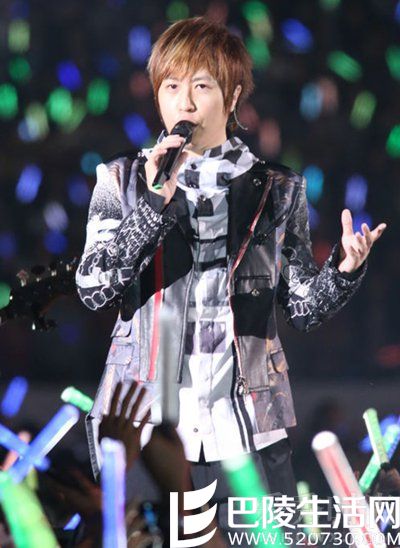 五月天阿信演唱会现场照