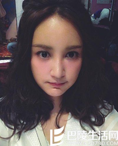 张歆艺微博自拍照