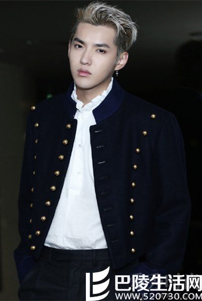 吴亦凡眼神忧郁