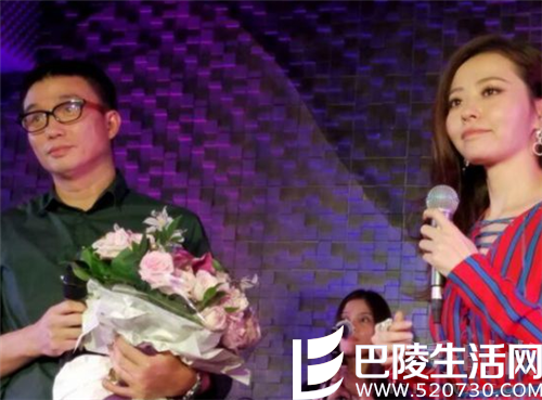 冯轲献花 冯轲献花