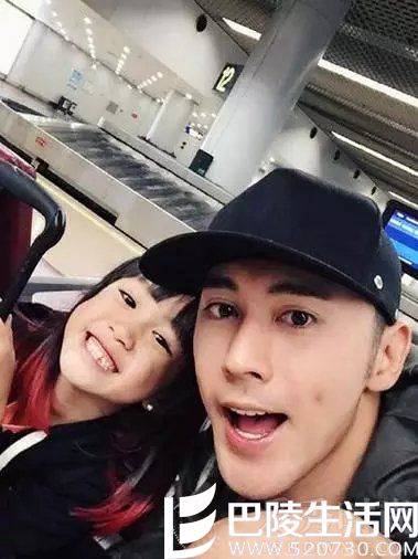 张伦硕考拉自拍照