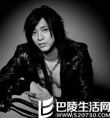 钟丽缇前夫严铮年轻时照片