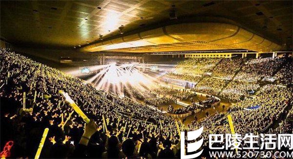 鹿晗演唱会上的“黄金鹿海”