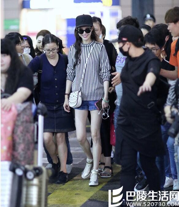 简洁时尚展超长美细腿