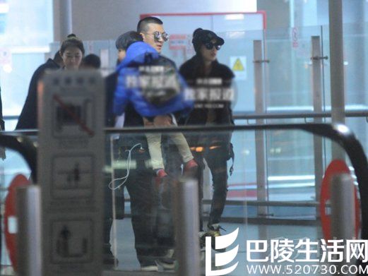 黄圣依杨子机场 黄圣依杨子机场