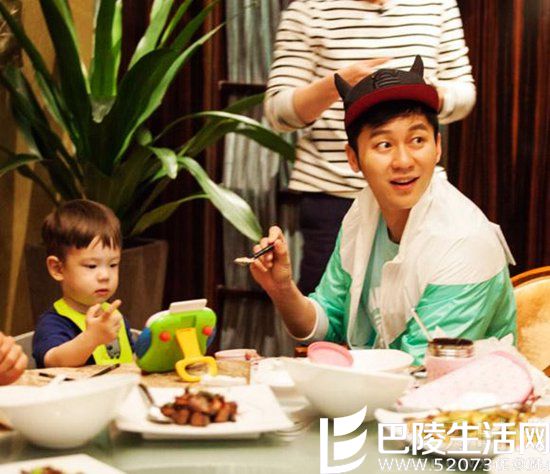 　嗯哼叫李晨“爸爸”