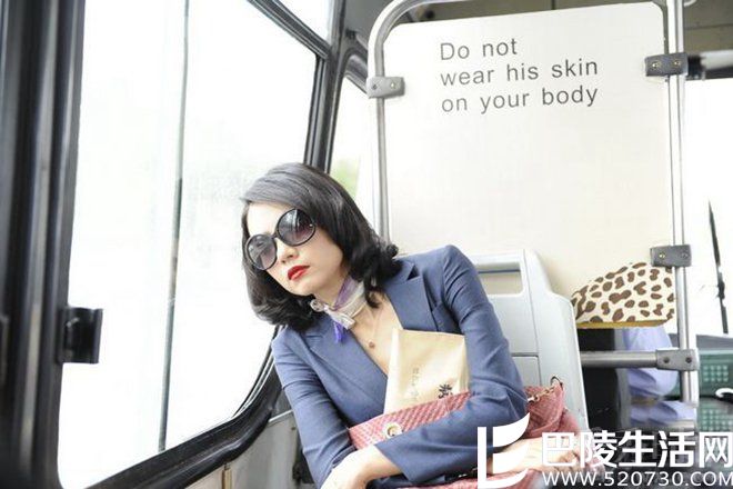 高圆圆饰演白领