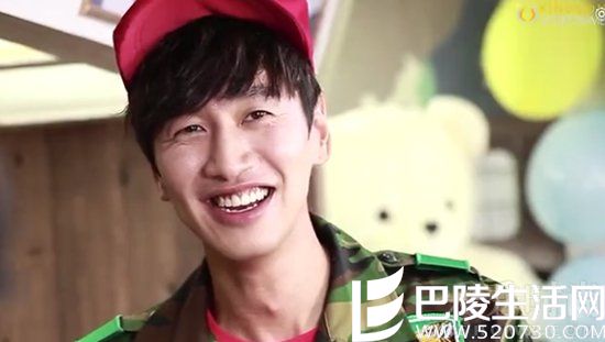 李光洙《太阳的后裔》剧照 李光洙《太阳的后裔》剧照