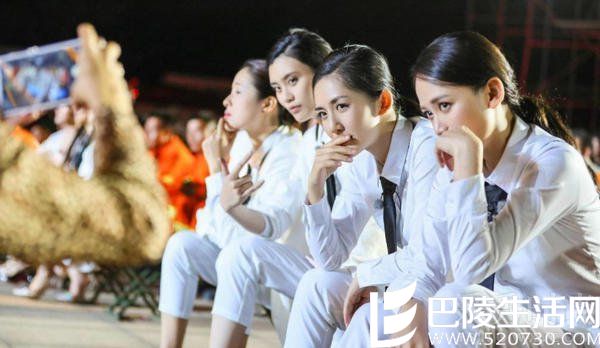 四人表演了假唱模仿秀