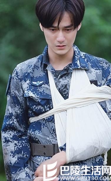 蒋劲夫受伤含泪坚持录制