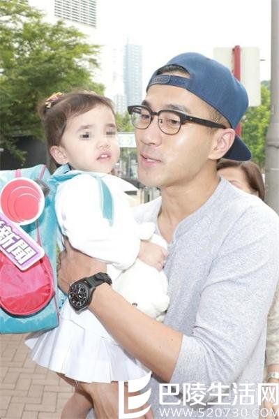 刘恺威抱小糯米