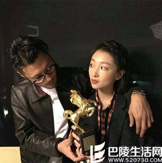 余文乐祝贺周冬雨