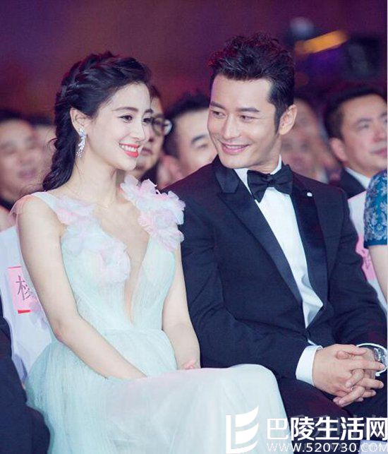 黄晓明深情看baby