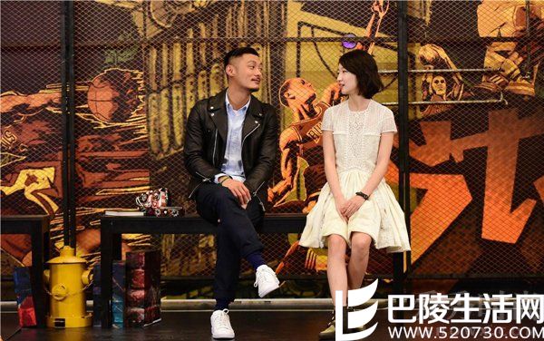 余文乐周冬雨对望