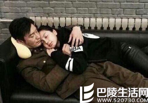黄晓明baby相拥而睡