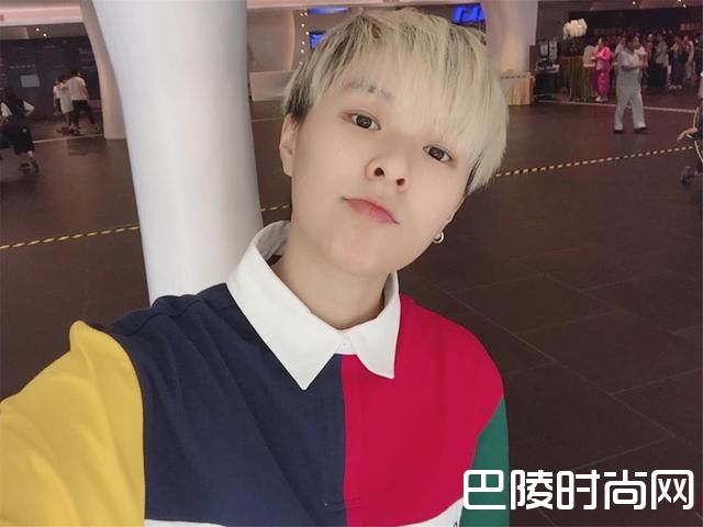 杨芸晴帅气照片