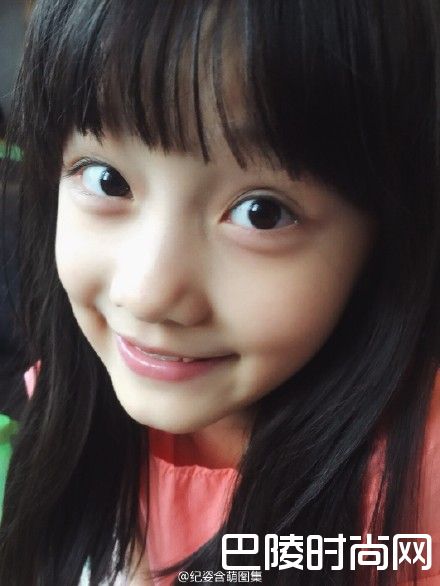 纪姿含微博自拍