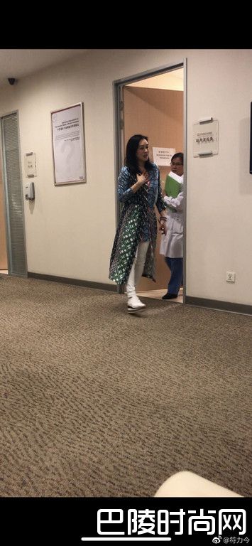 钟丽缇在妇产科