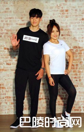 戴爱玲周兴哲照片