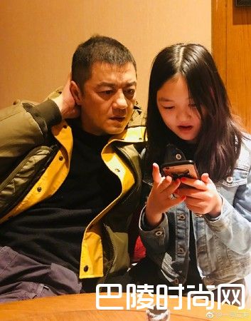 李亚鹏和女儿照片