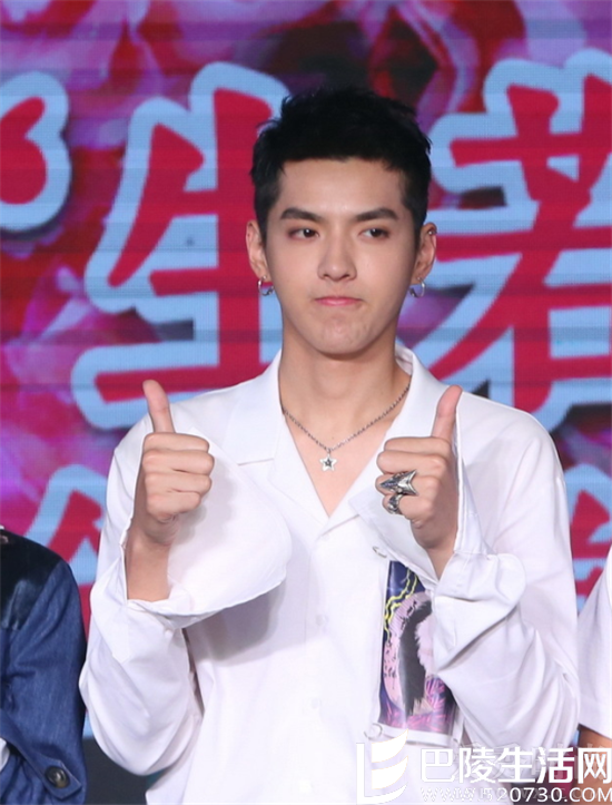 吴亦凡匆匆离场 吴亦凡匆匆离场