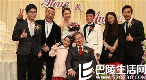 一屋老友记—全家合影