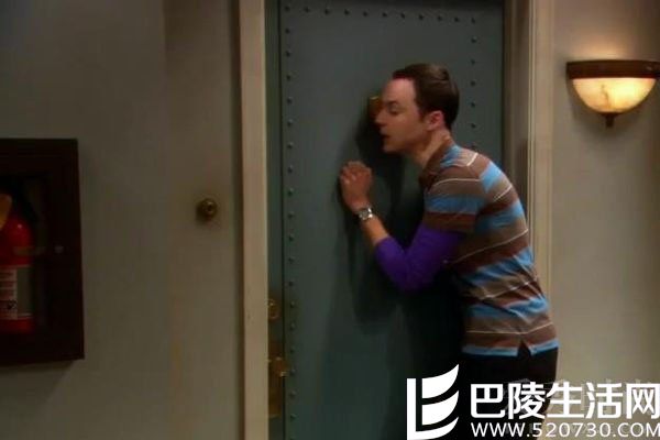 谢耳朵学中文向餐厅老板抗议 谢耳朵学中文向餐厅老板抗议