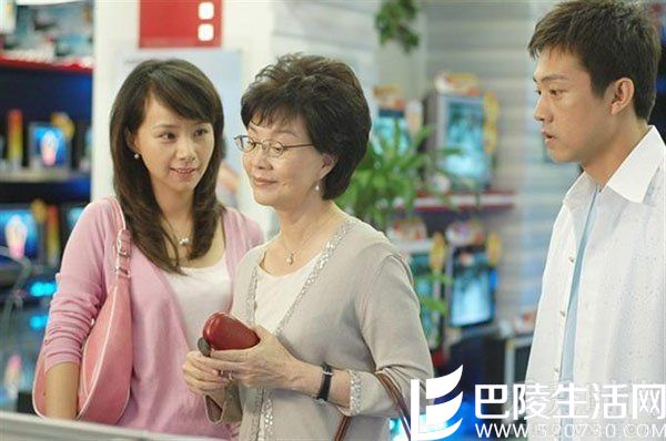 《麻辣婆媳》饰演婆婆秦思平