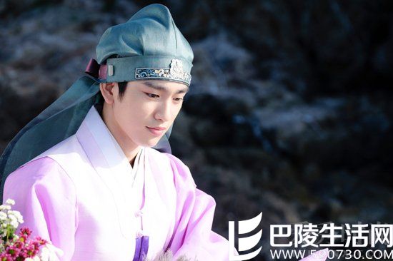 朴珍荣饰演李敏镐青年时期 朴珍荣饰演李敏镐青年时期