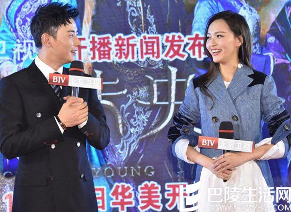 唐嫣罗晋对视笑 唐嫣罗晋对视笑