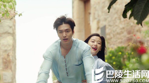 美人鱼跨越四百年的俩牵手