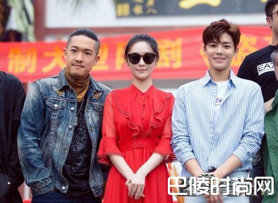 发布会李曼照片