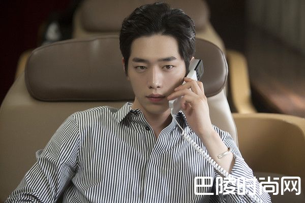 你也是人类吗剧照