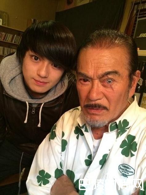 雄霸和儿子照片