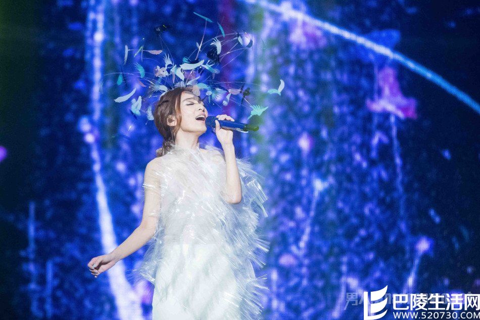 田馥甄现场隔空“撩妹”