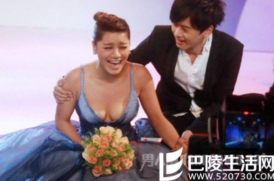 江映蓉不慎跌倒