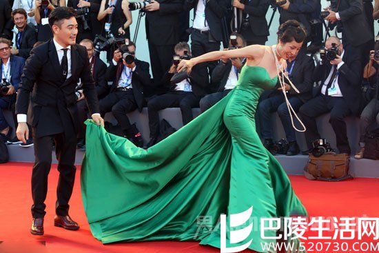 景珂摔出挤奶器是炒作吗