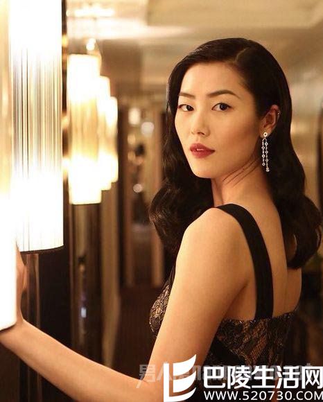 刘雯走秀摔倒是怎么回事