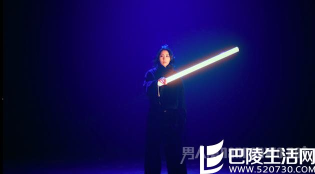 张碧晨“自饰”北京演唱会 张碧晨“自饰”北京演唱会