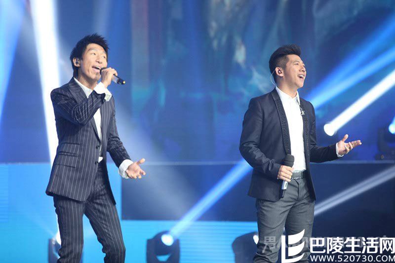 羽泉演唱会发布会现场发福利 羽泉演唱会发布会现场发福利