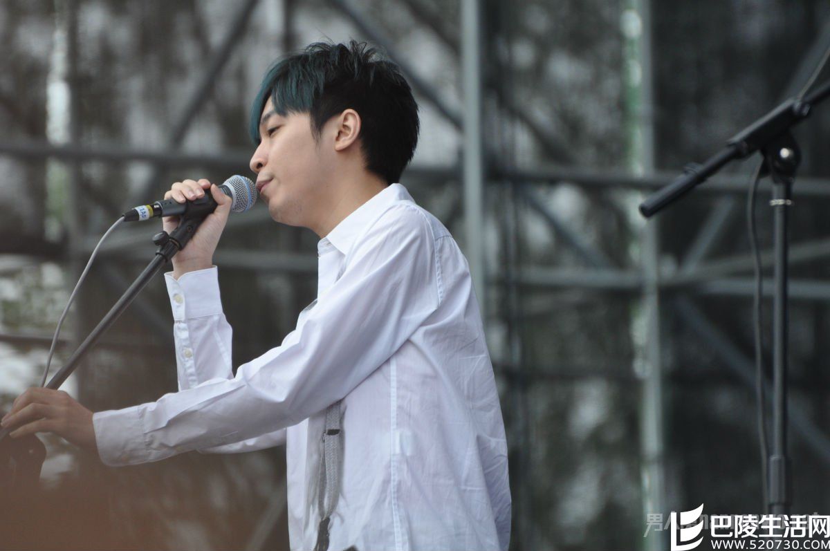 吴青峰发文怼歌迷