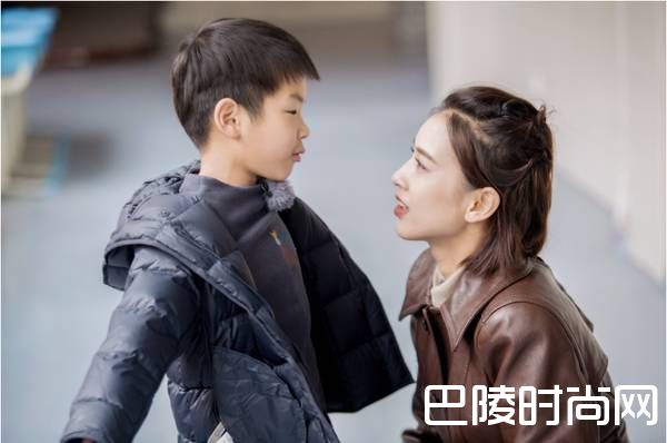 黄圣依与儿子照片